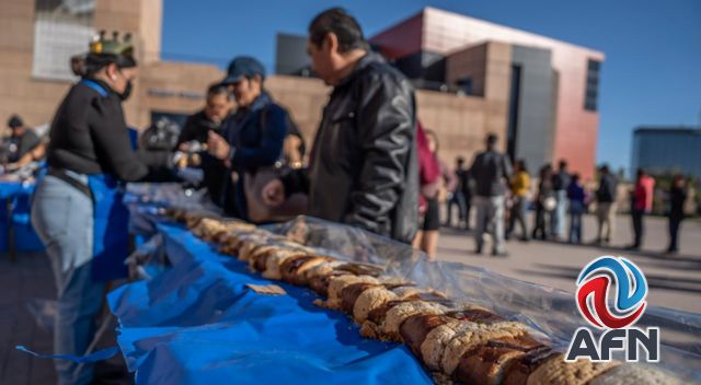 Partieron monumental Rosca de Reyes en el Cecut