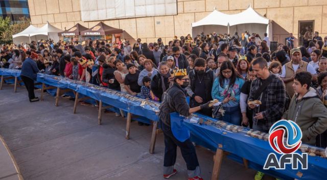 Partieron monumental Rosca de Reyes en el Cecut