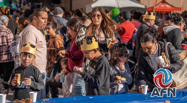 Partieron monumental Rosca de Reyes en el Cecut