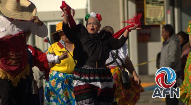 Realizaron en Tecate desfile de la Revolución Mexicana, pospuesto por lluvias