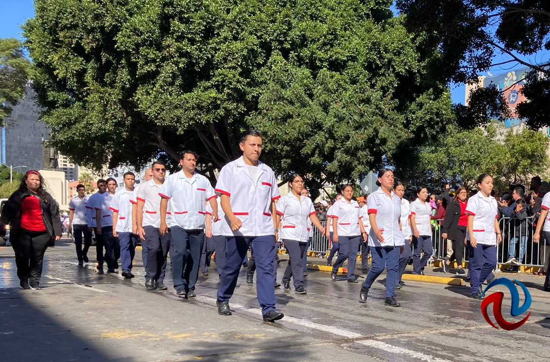 Participan 5 mil tijuanenses en desfile de la Revolución