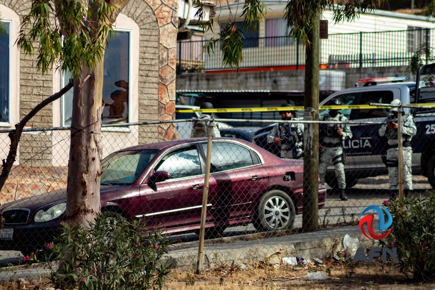Hallan cuerpo mutilado en un vehículo abandonado en Tecate