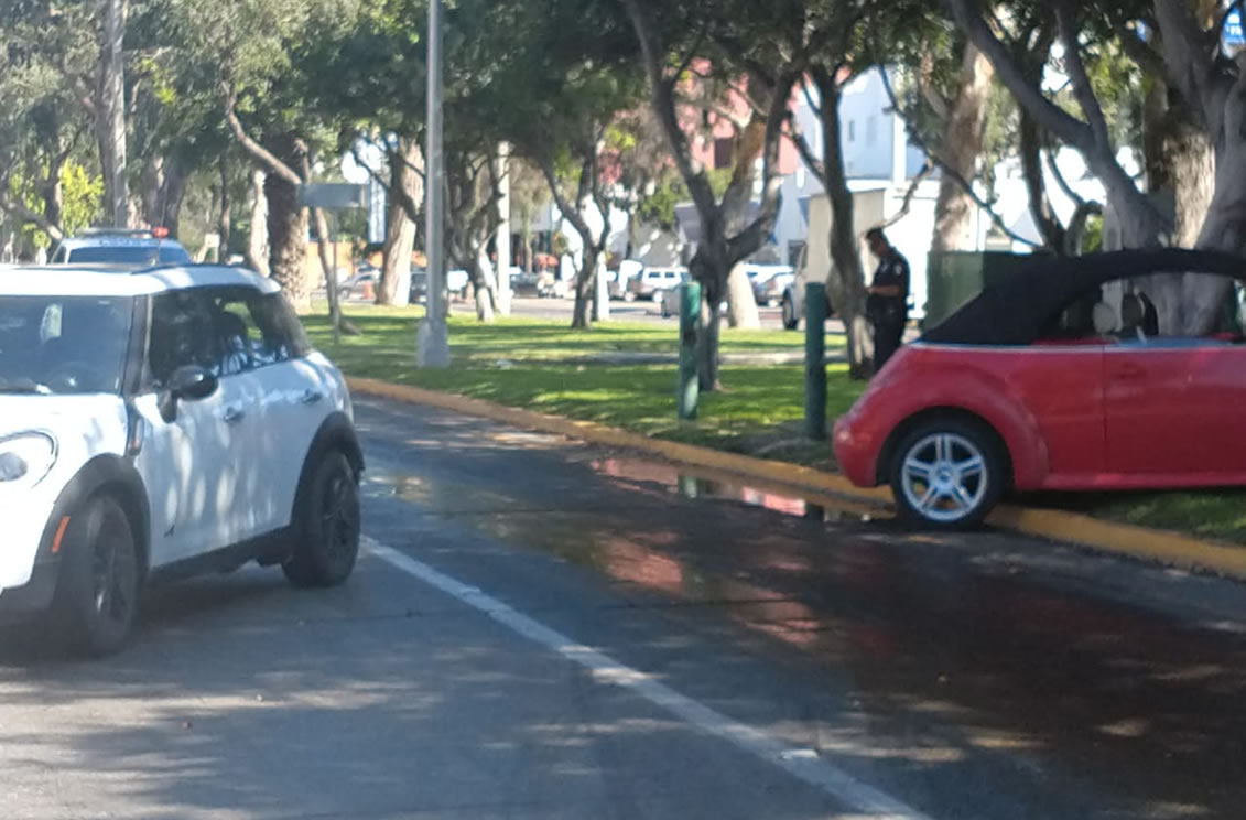 Derrame de Diesel provoca accidente