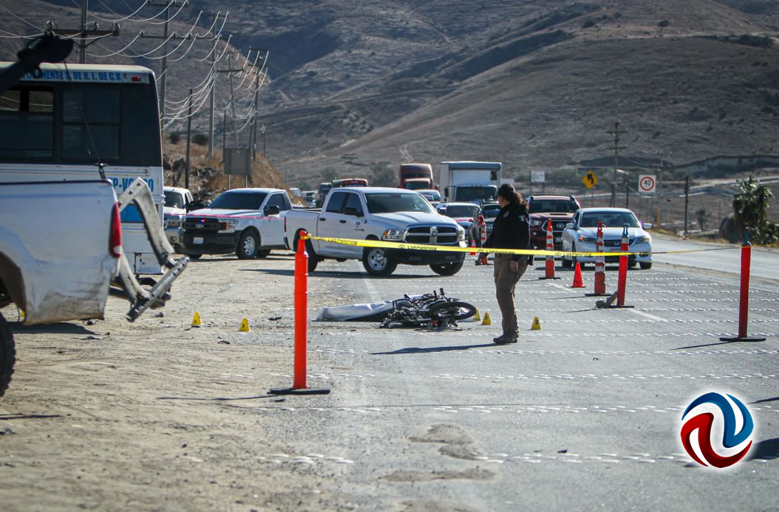 Muere motociclista tras impactar contra un camión en la libre Tijuana-Tecate
