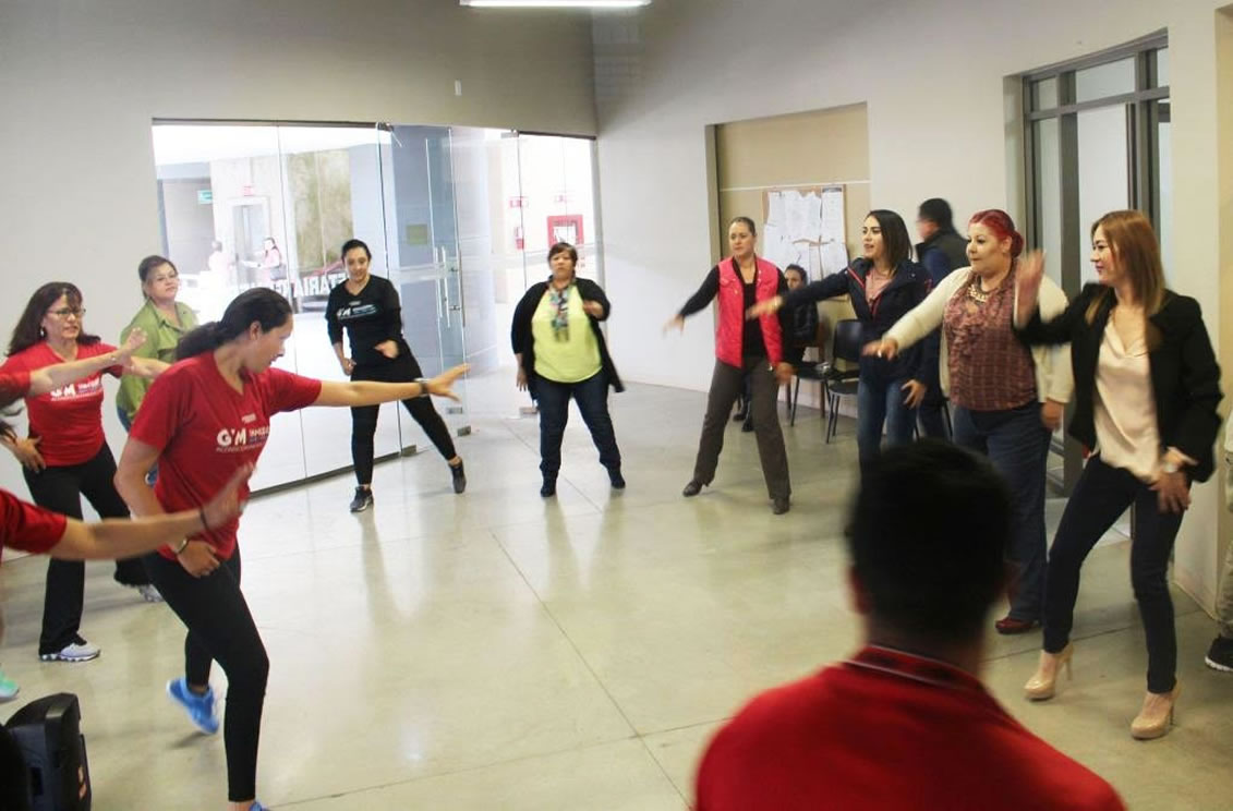 Se activan y divierten en la Casa Municipal