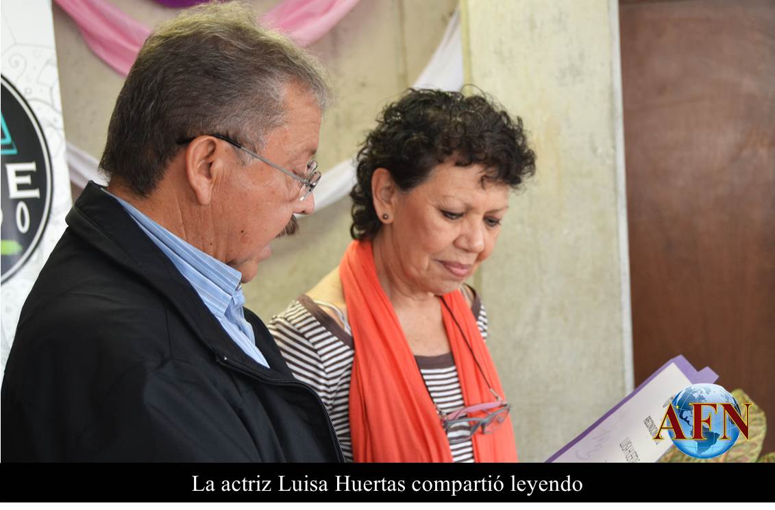 La actriz Luisa Huertas compartió leyendo