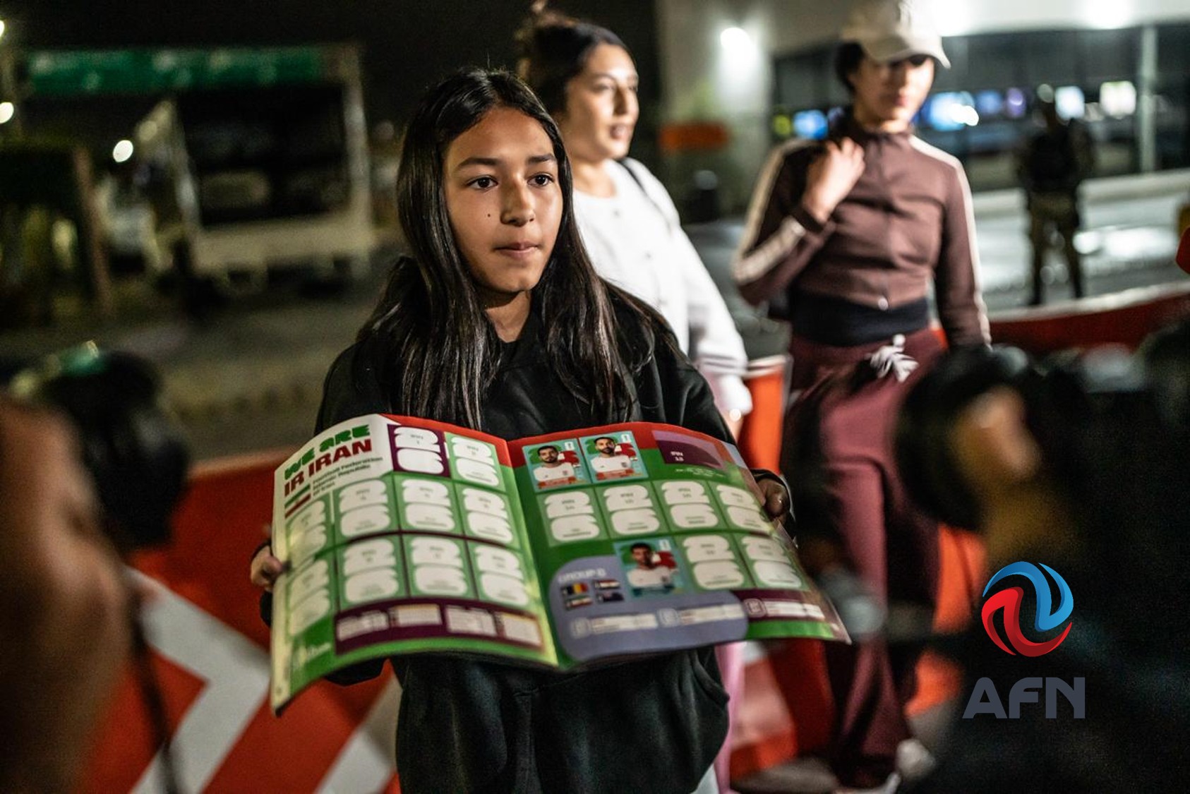 Aficionados madrugaron para recibir a la selección de Irán en el Aeropuerto de Tijuana