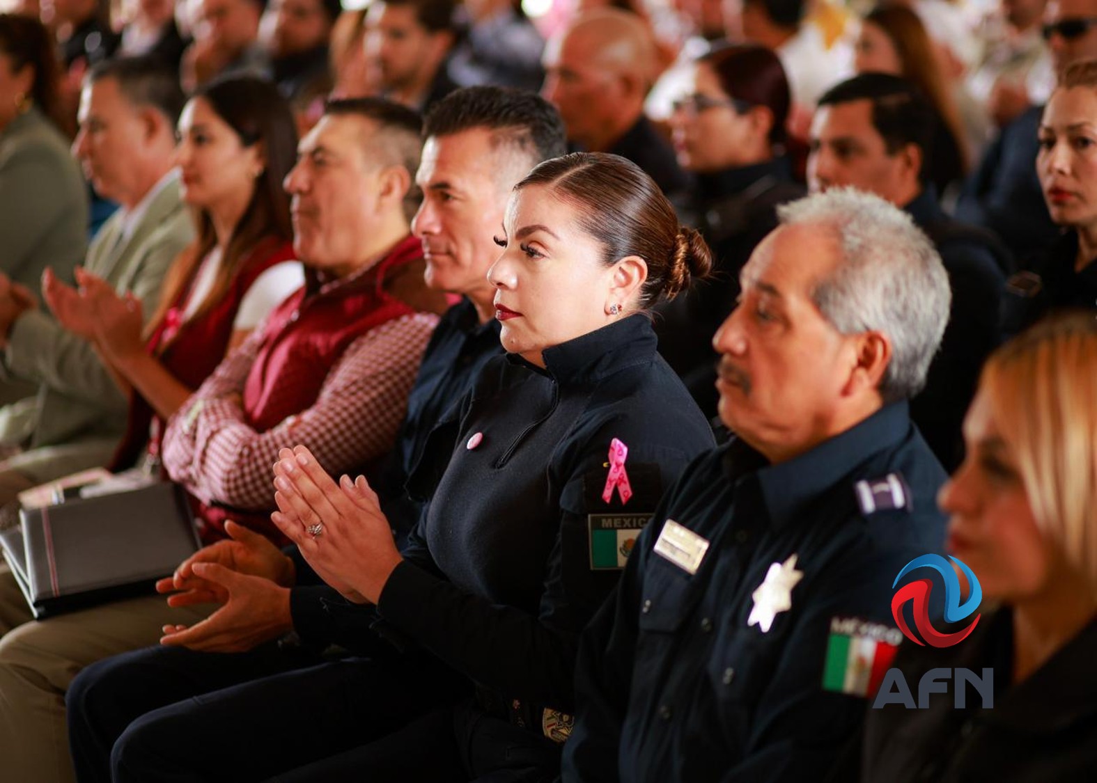 Dan credenciales para el ISSSTECALI a policías de Tecate