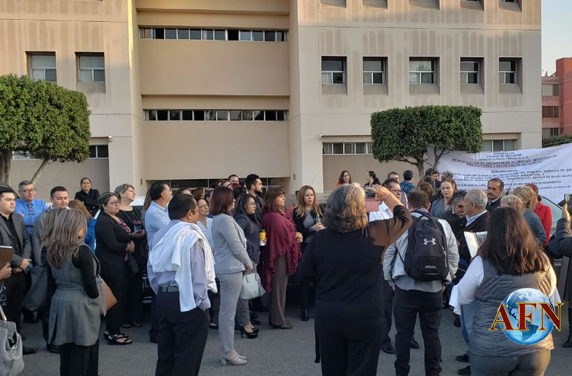 Se manifiestan por salarios en Juzgados