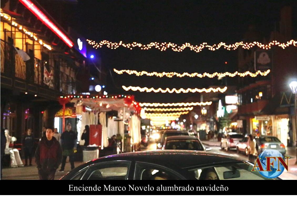 Alcaldes encienden luces de Navidad