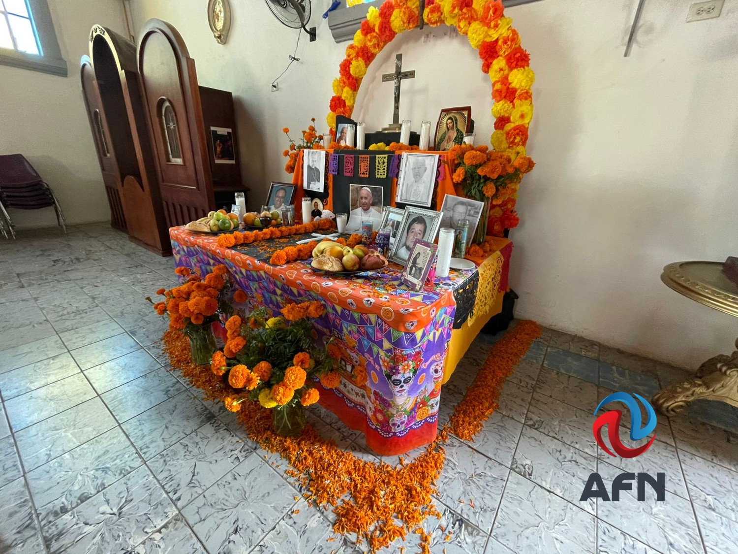Colocan altar en memoria del arzobispo de Tijuana