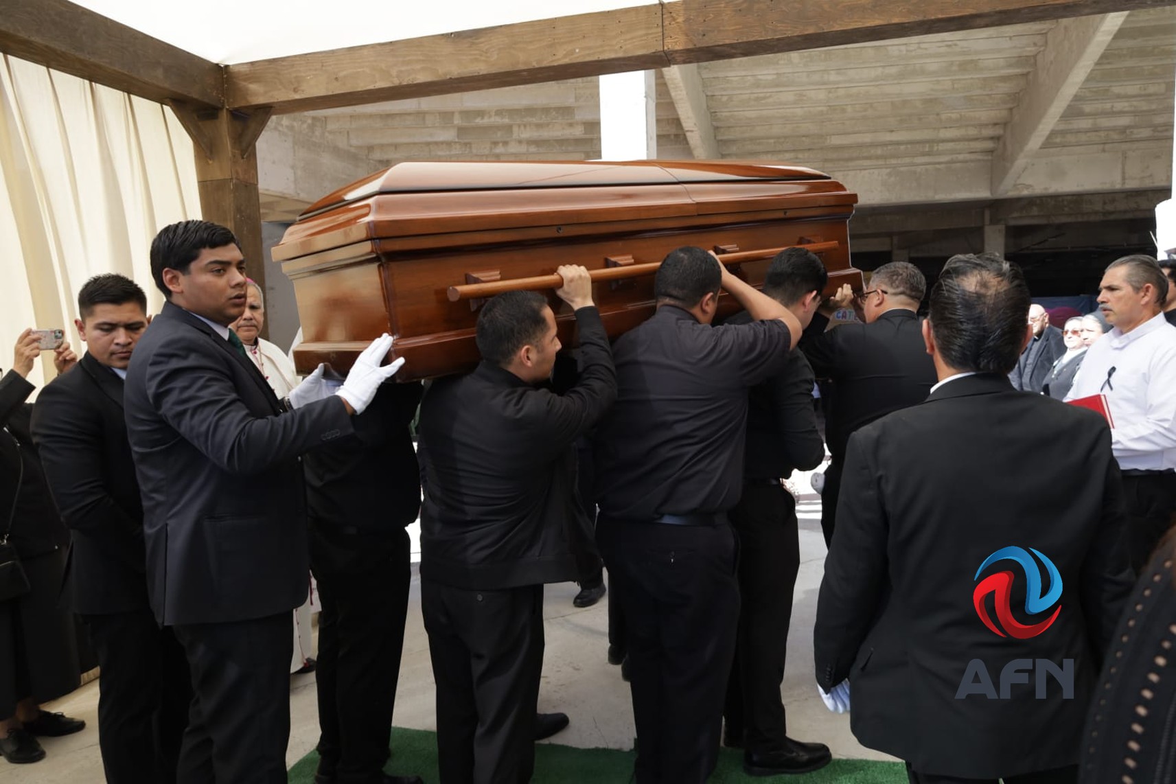 Despiden al arzobispo Francisco Moreno Barrón