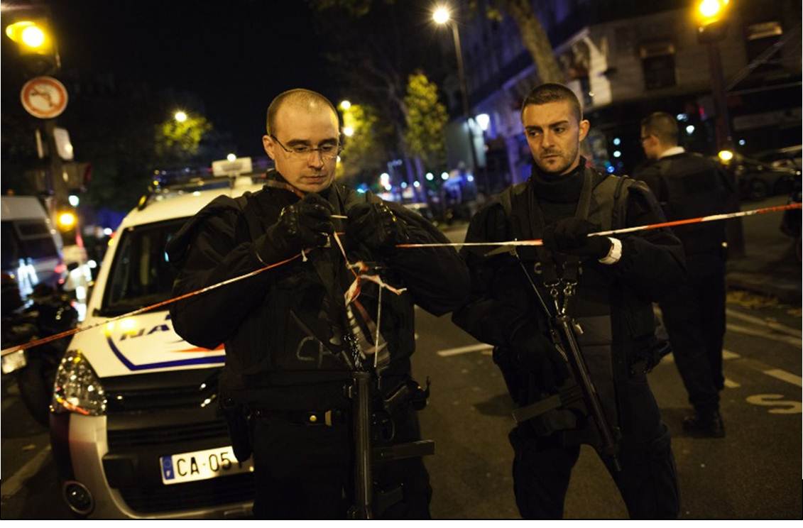 Suman 160 muertos en Francia; un mexicano herido