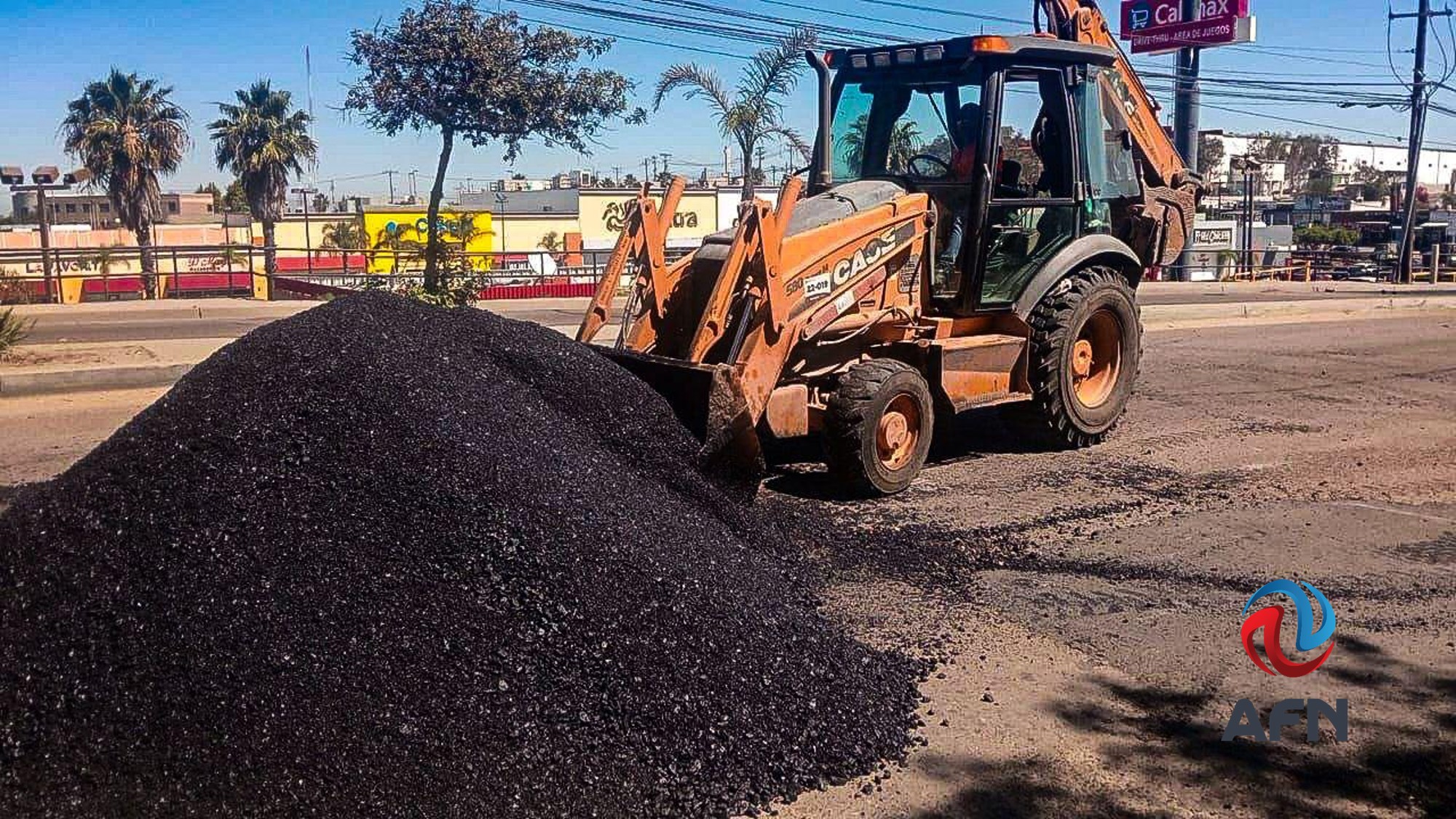 Llevan jornadas de bacheo a cuatro delegaciones
