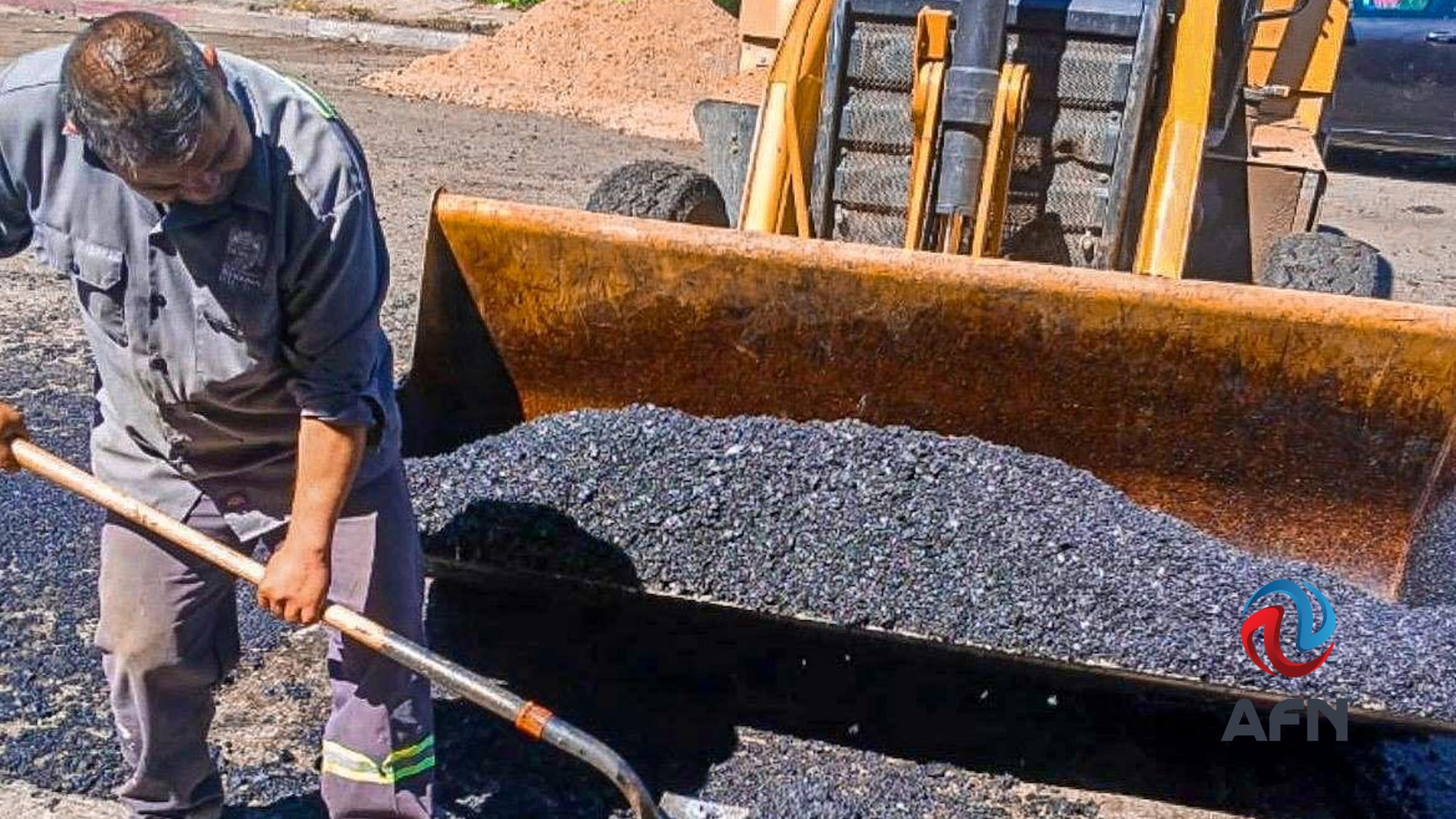 Llevan jornadas de bacheo a cuatro delegaciones