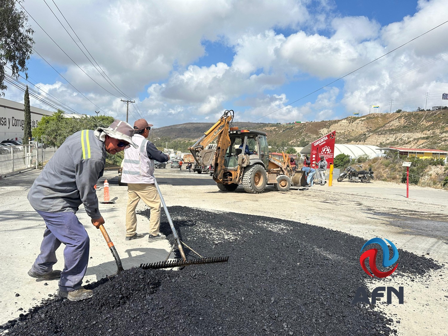 Ayuntamiento de Tijuana llevó jornadas de bacheo a colonias de tres delegaciones