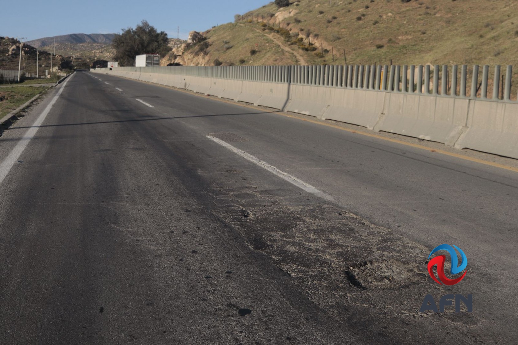 Denuncian malas condiciones de la carretera libre Tecate-Tijuana