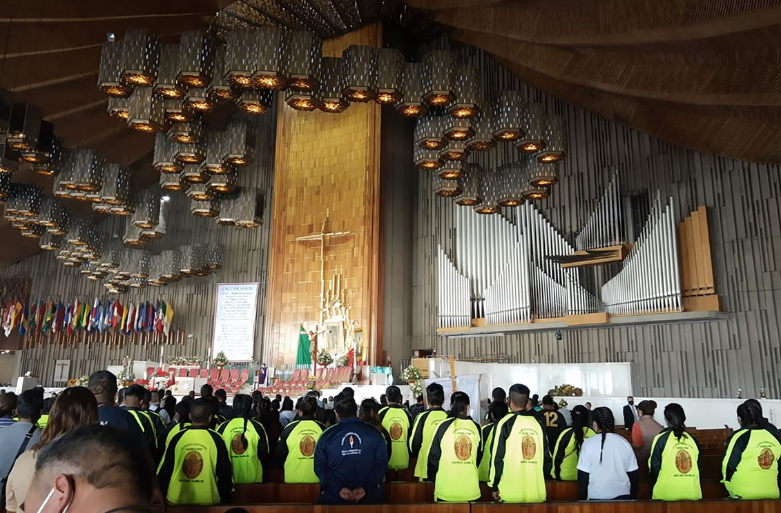Los devotos vuelven a la Basílica