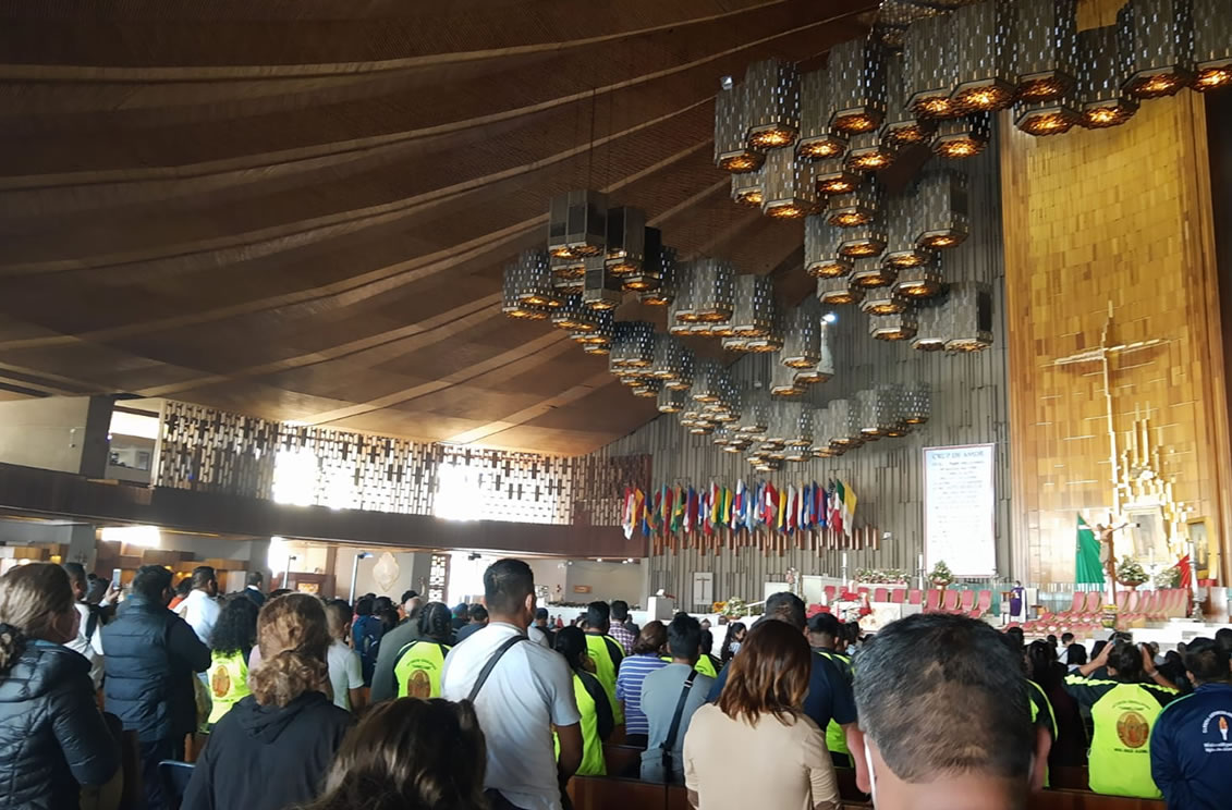 Los devotos vuelven a la Basílica