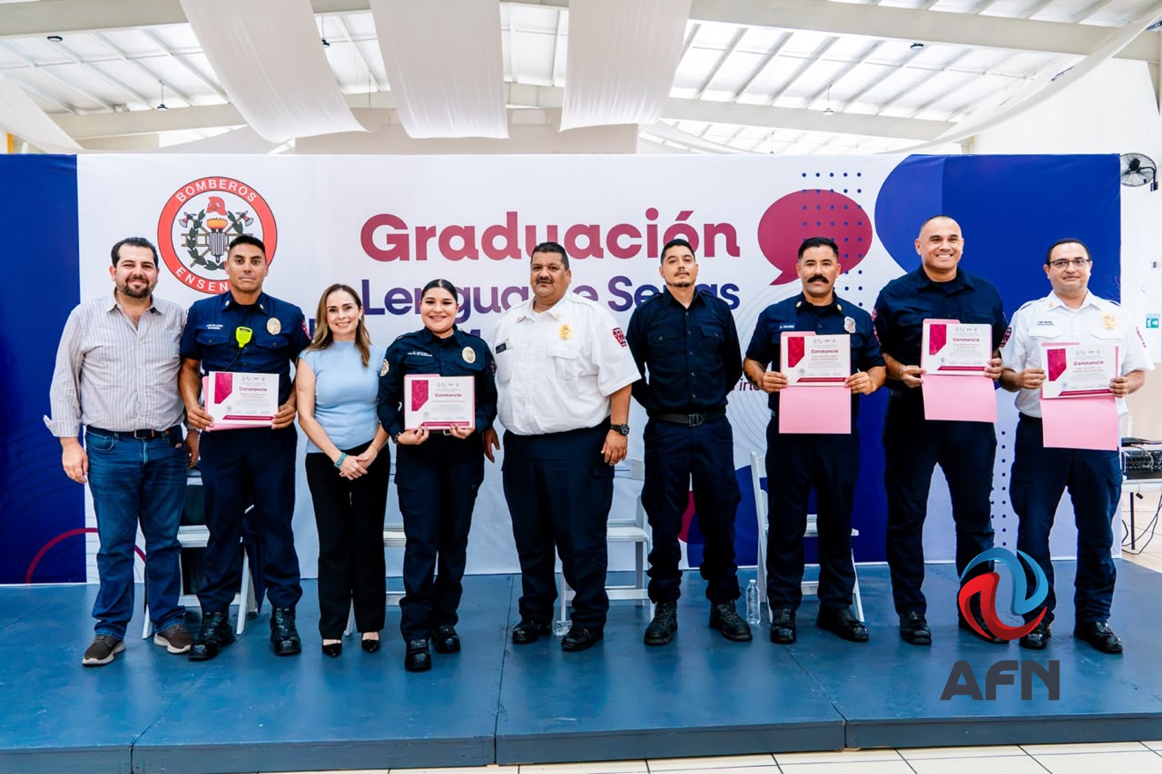 Bomberos de Ensenada concluyen curso de Lengua de Señas Mexicana