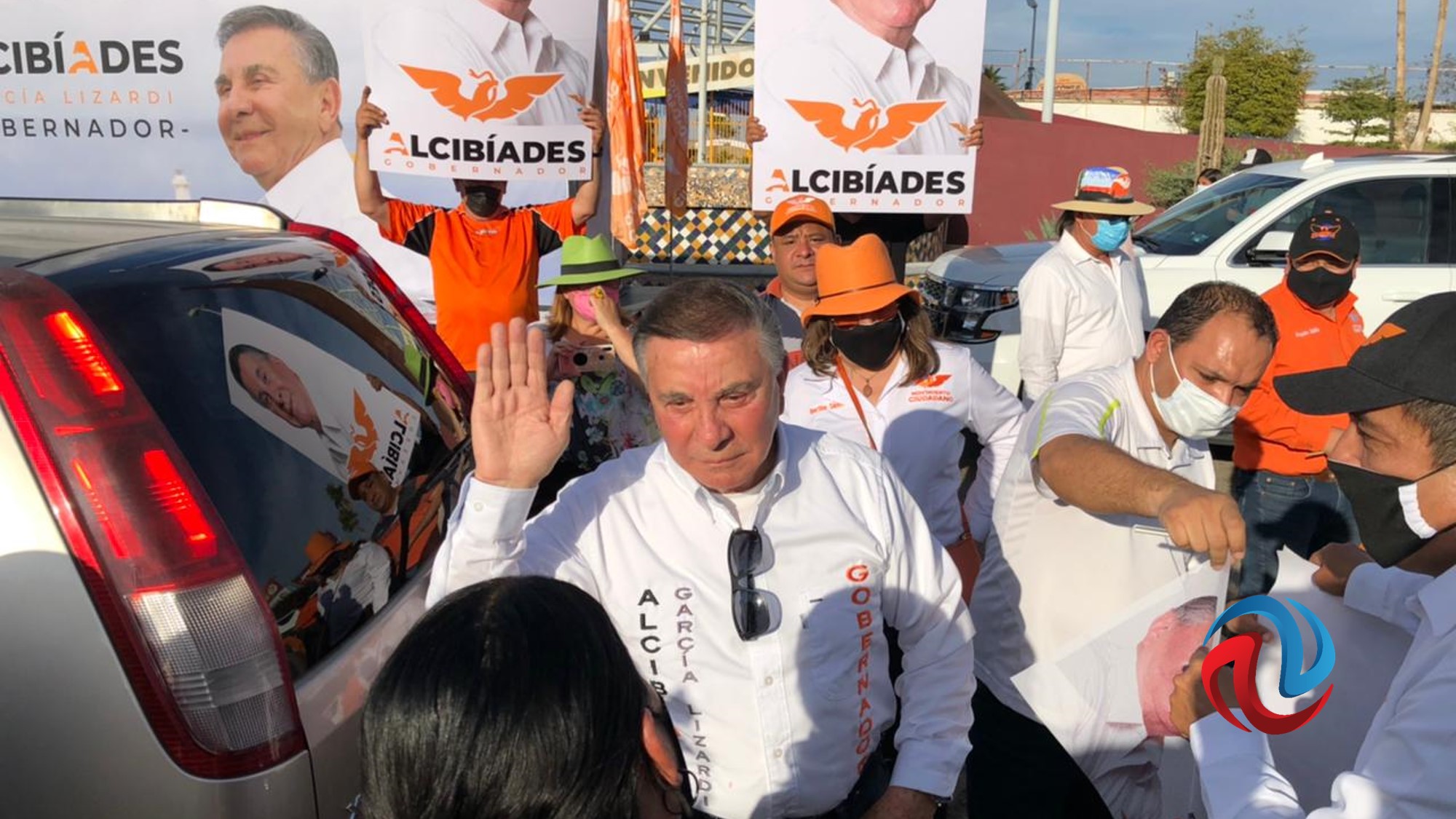 Arrancaron campañas entre cirios, engomados y eventos masivos