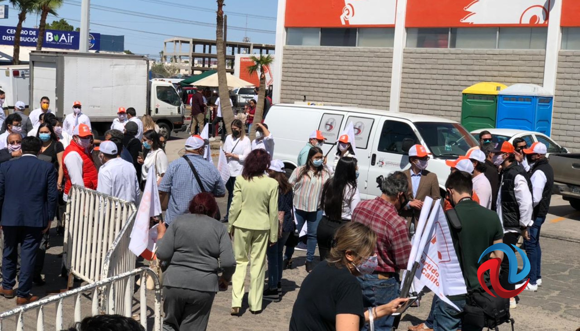 Carlos Atilano se registra como candidato a la gubernatura 
