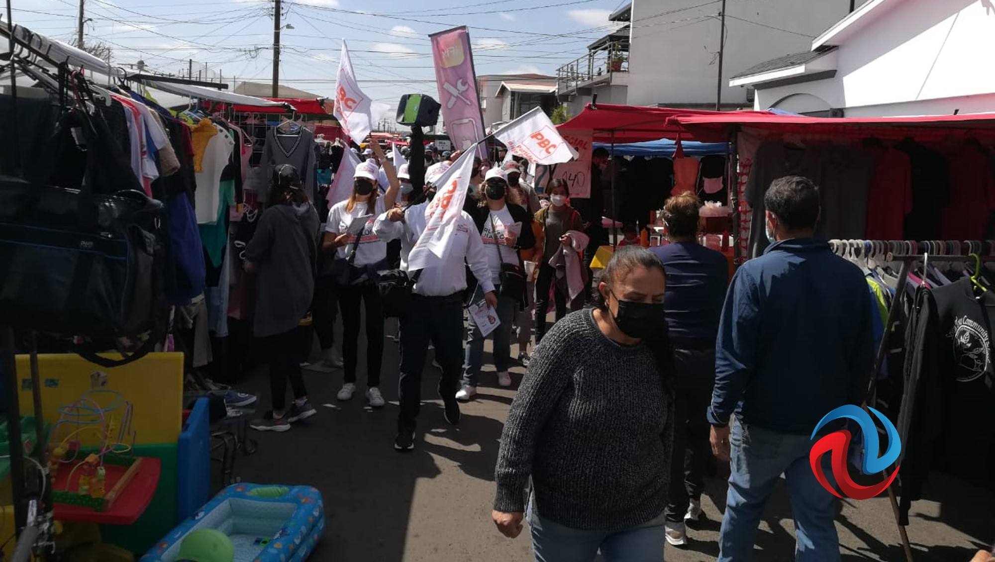 Recibe quejas el abogado Carlos Mejía candidato del PBC