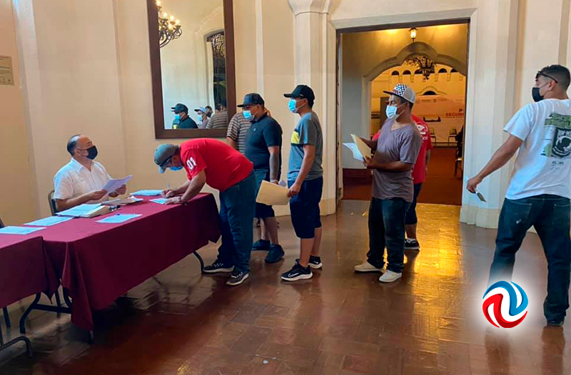 Capacitan a pescadores sobre técnicas de supervivencia en el mar