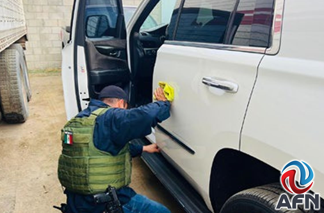 Decomisan más de 100 vehículos en cateo de una yarda