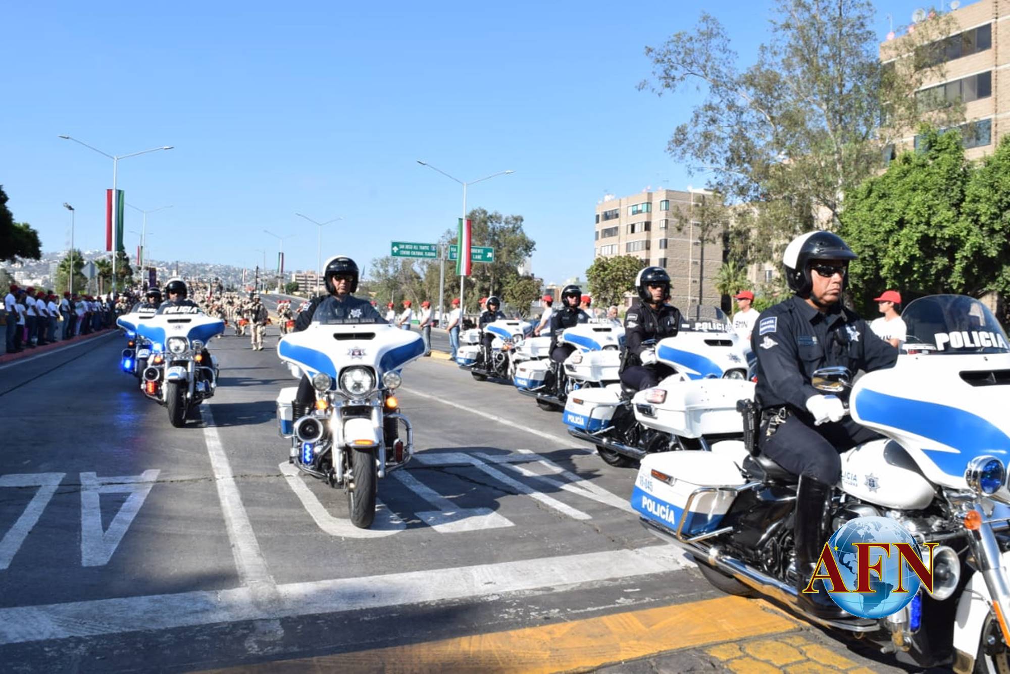 Celebran desfile por Independencia de México 