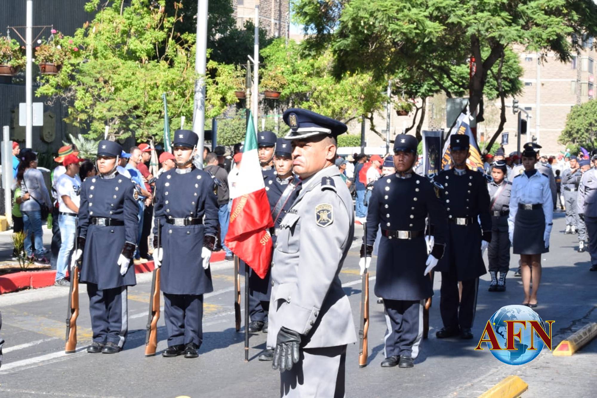 Celebran desfile por Independencia de México 