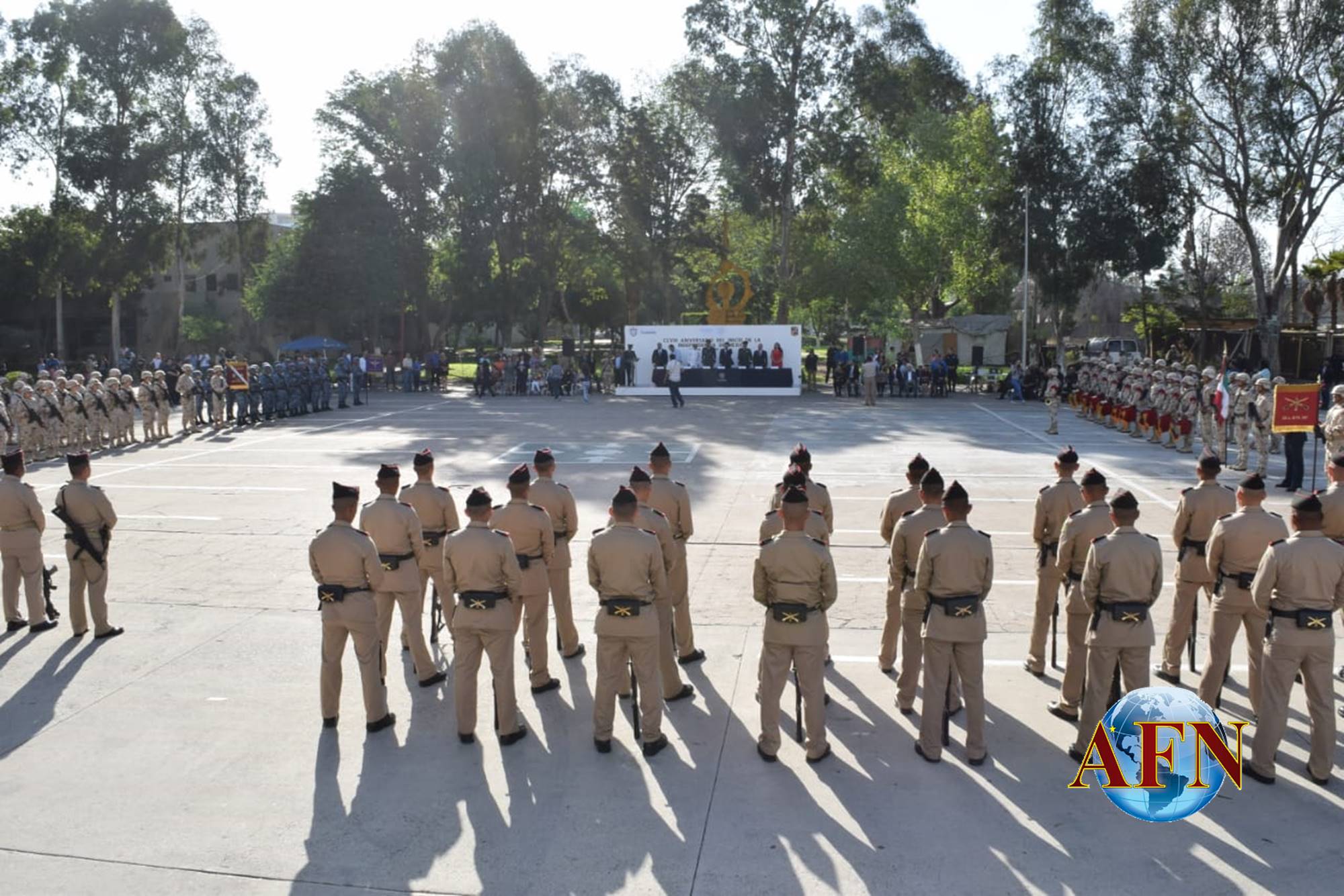 Celebran desfile por Independencia de México 