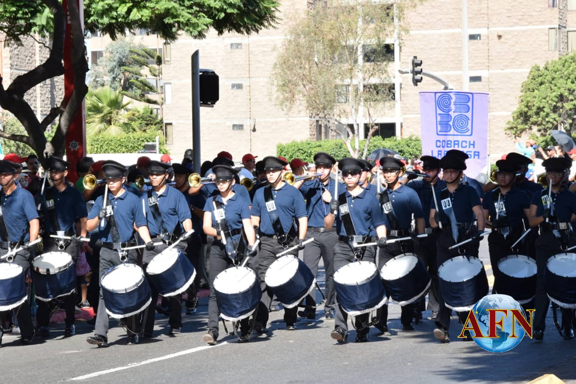 Celebran desfile por Independencia de México 