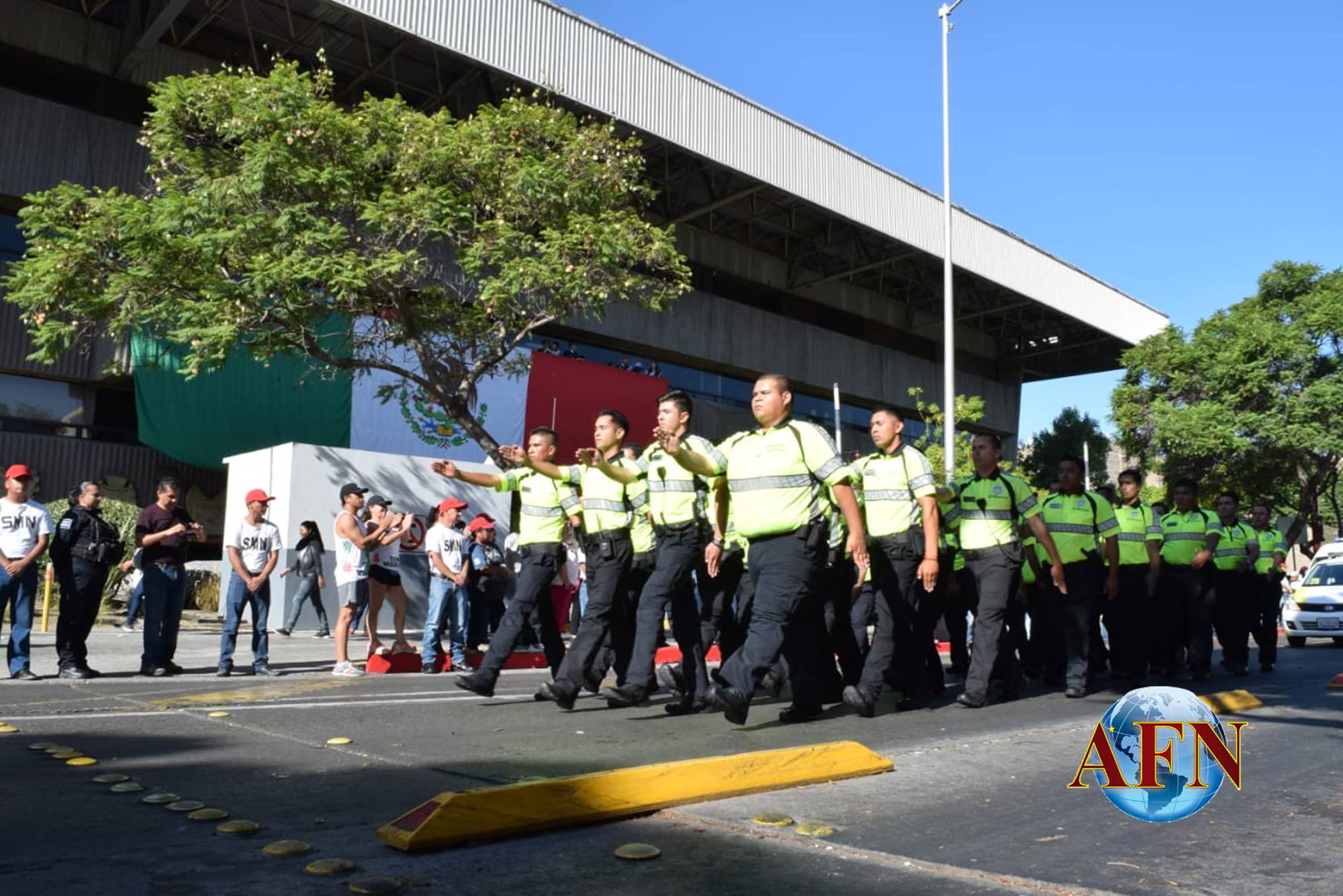 Celebran desfile por Independencia de México 
