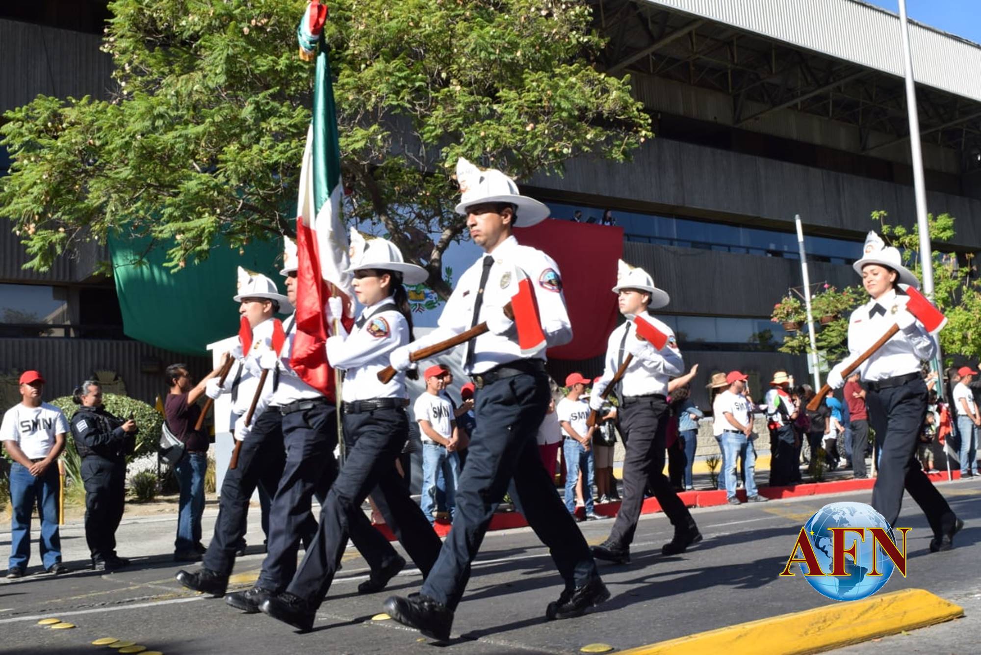 Celebran desfile por Independencia de México 