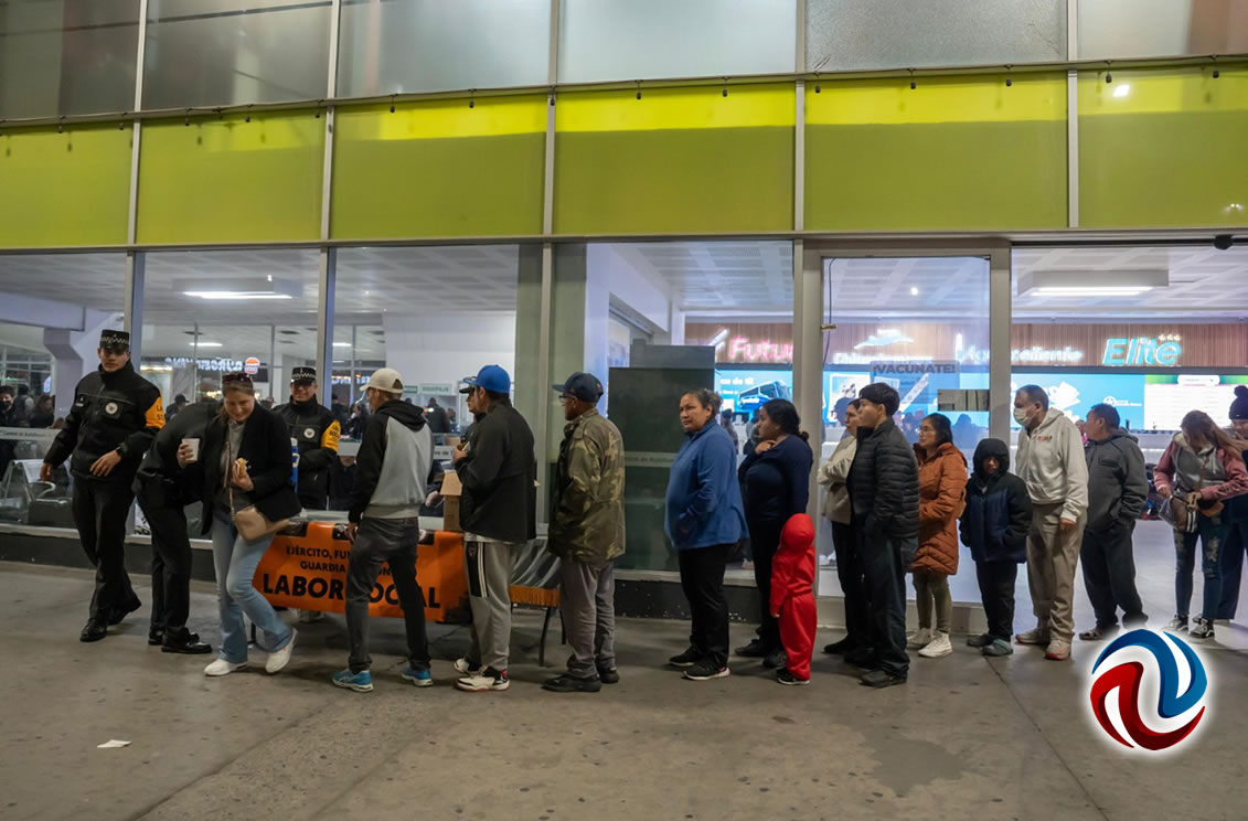 Abarrotan viajeros la central de autobuses de Tijuana
