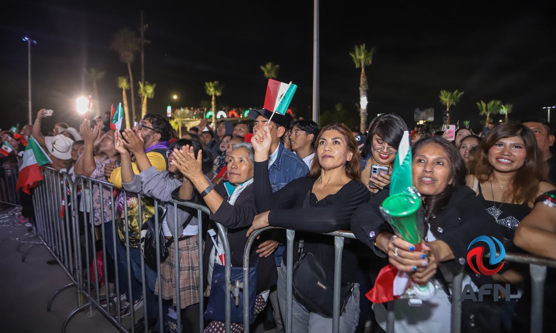 Encabezó Claudia Agatón la ceremonia del Grito en Ensenada 