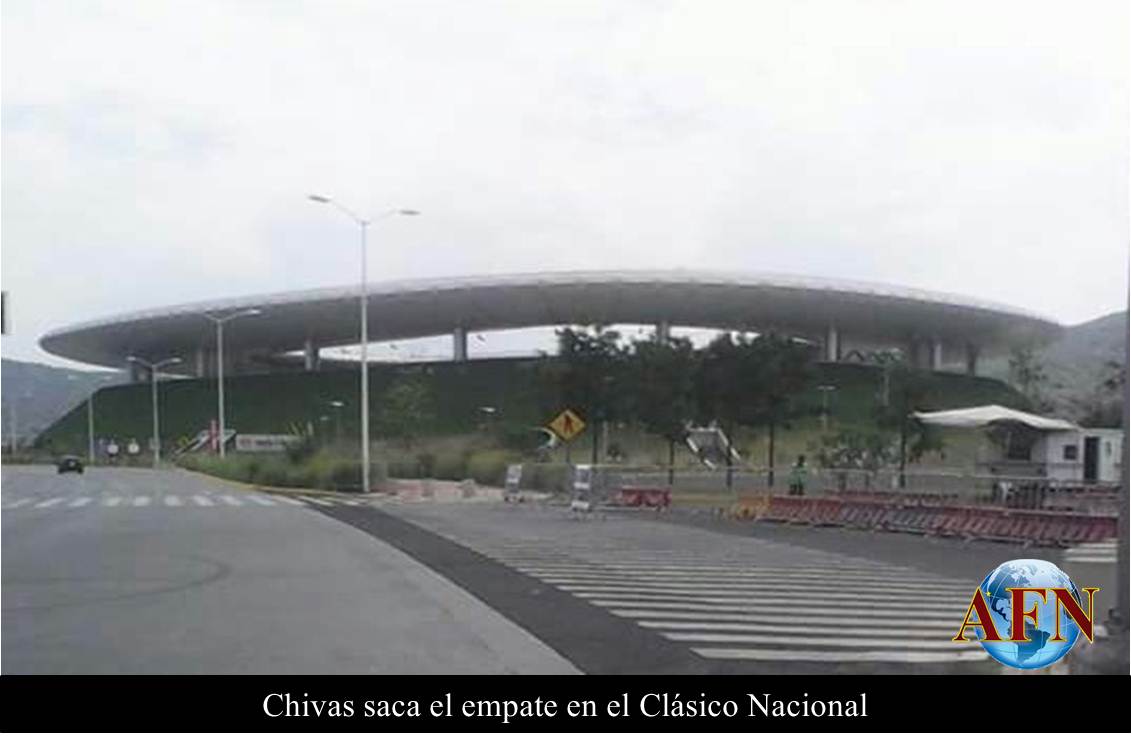 Chivas saca el empate en el Clásico Nacional