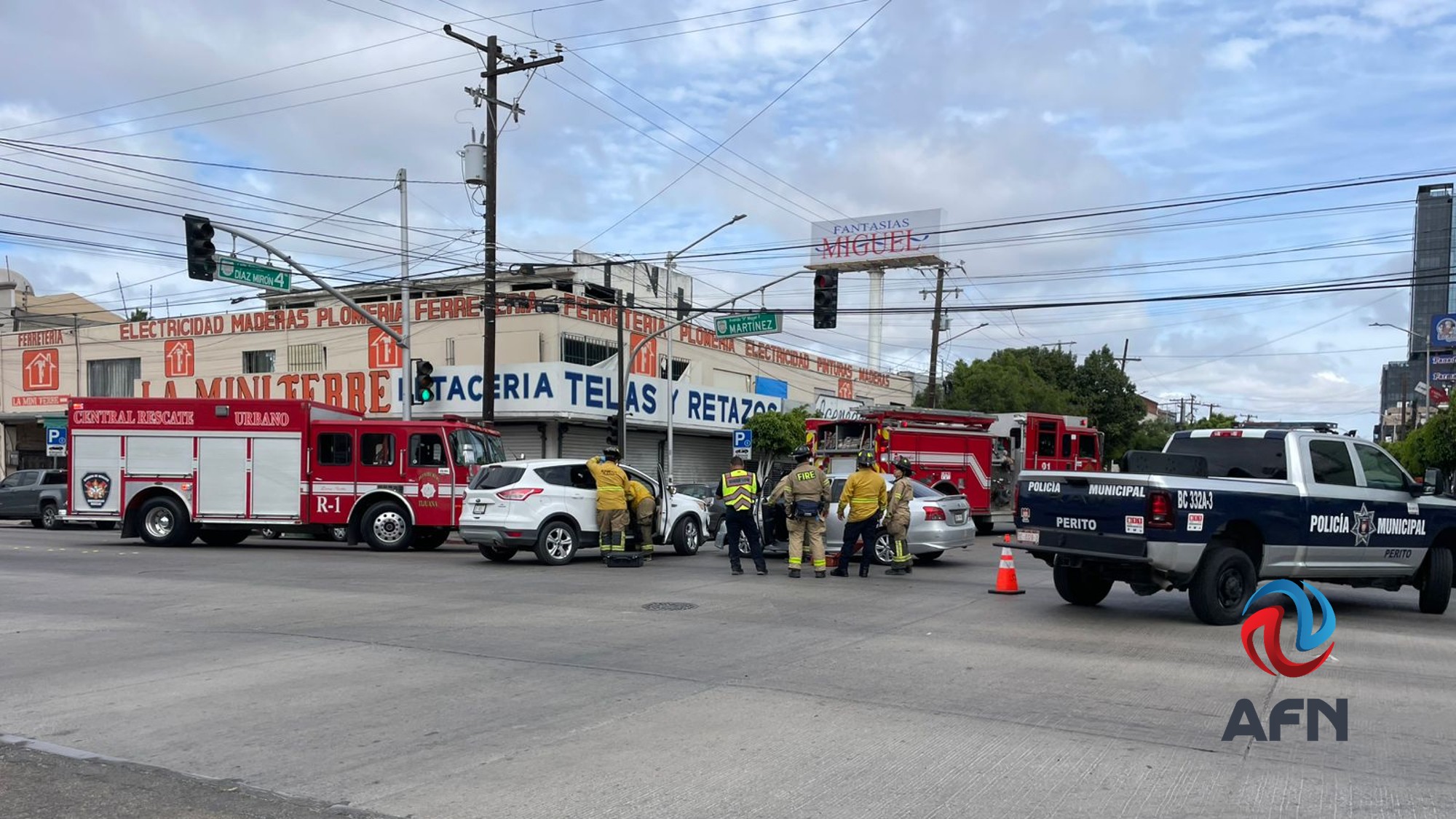 Choque vehicular en la zona Centro deja sólo daños materiales menores