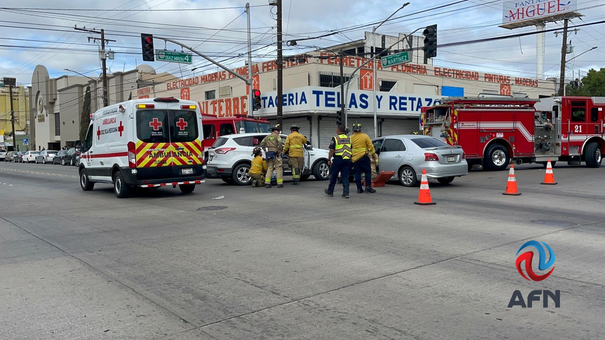Choque vehicular en la zona Centro deja sólo daños materiales menores