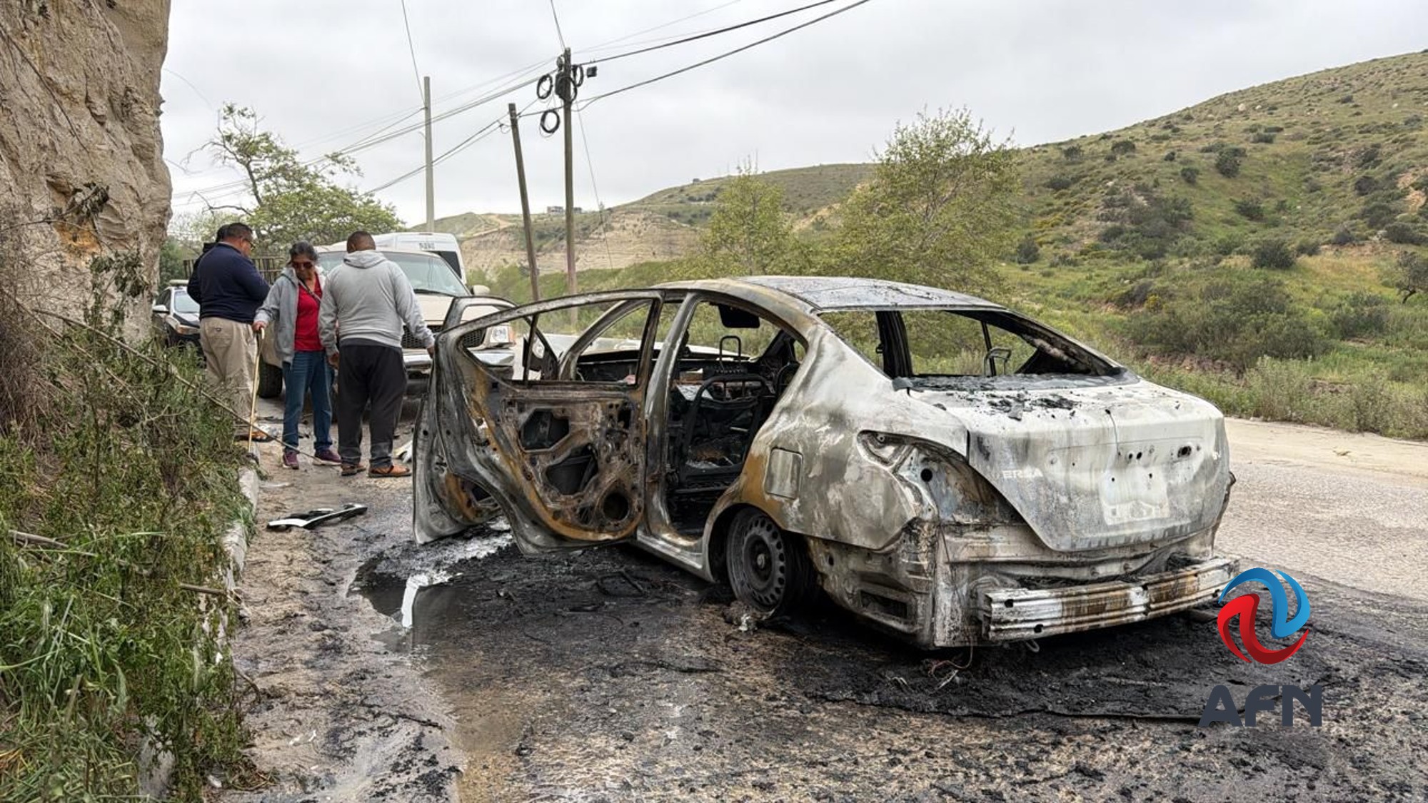 Choque de tres vehículos dejó un auto en llamas y dos mujeres heridas