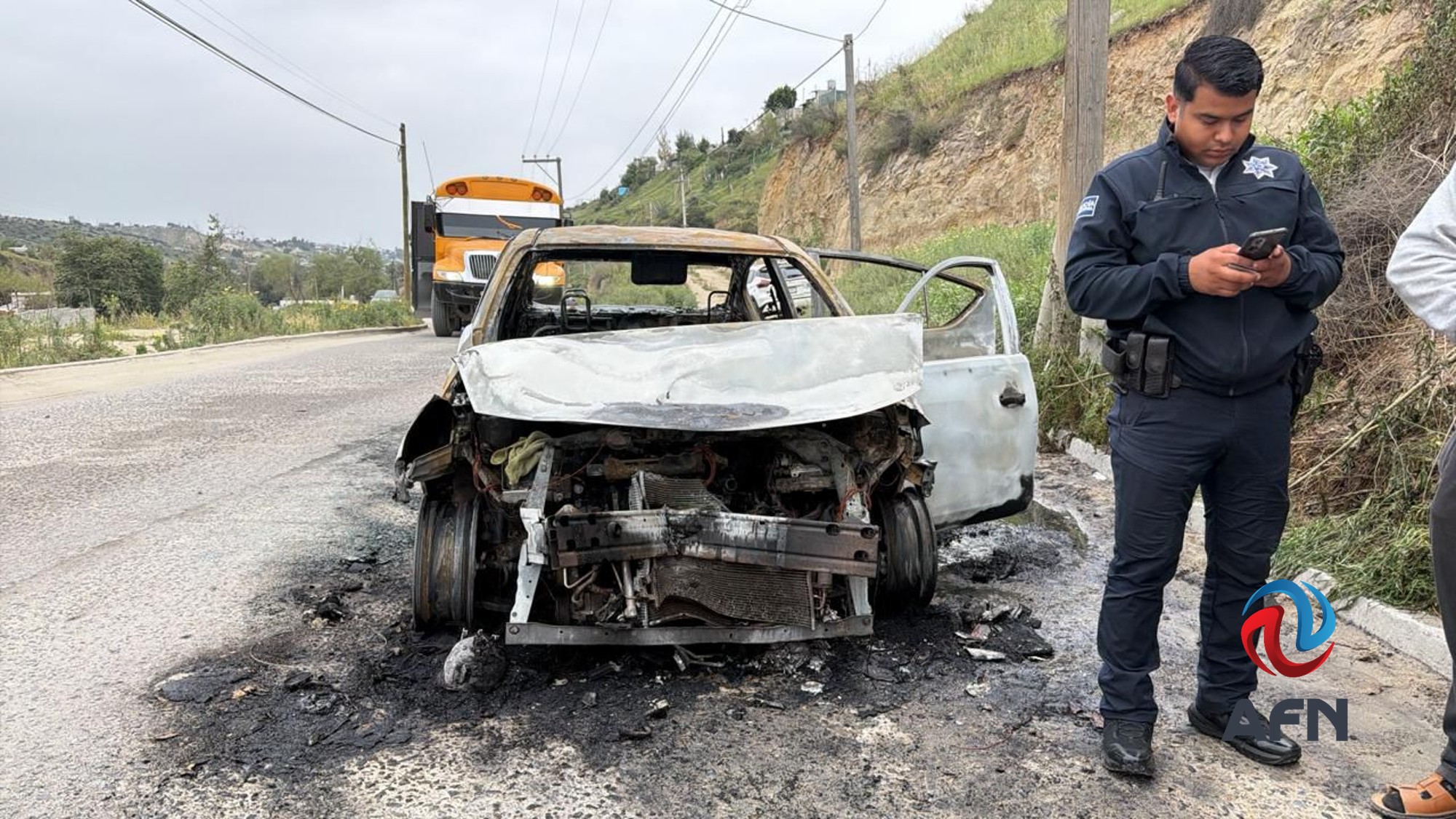 Choque de tres vehículos dejó un auto en llamas y dos mujeres heridas