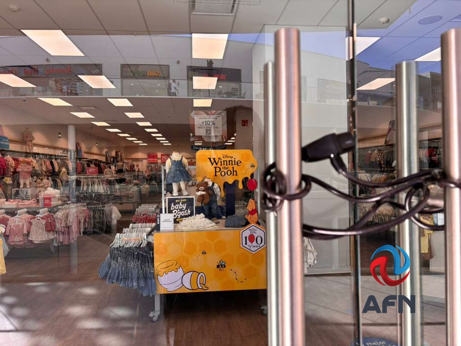 Anuncian cierre de comercios a las 6 PM; suspenderá operaciones BBVA por violencia