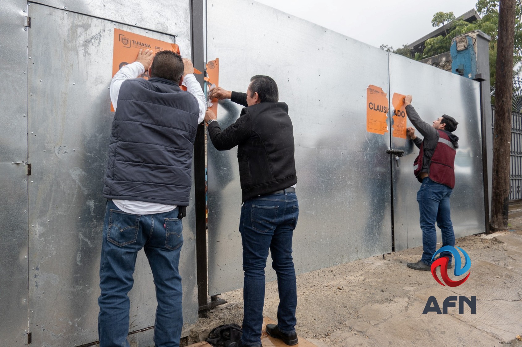 Retiran sellos de clausura en construcción de La Cacho; construirán muro de contención