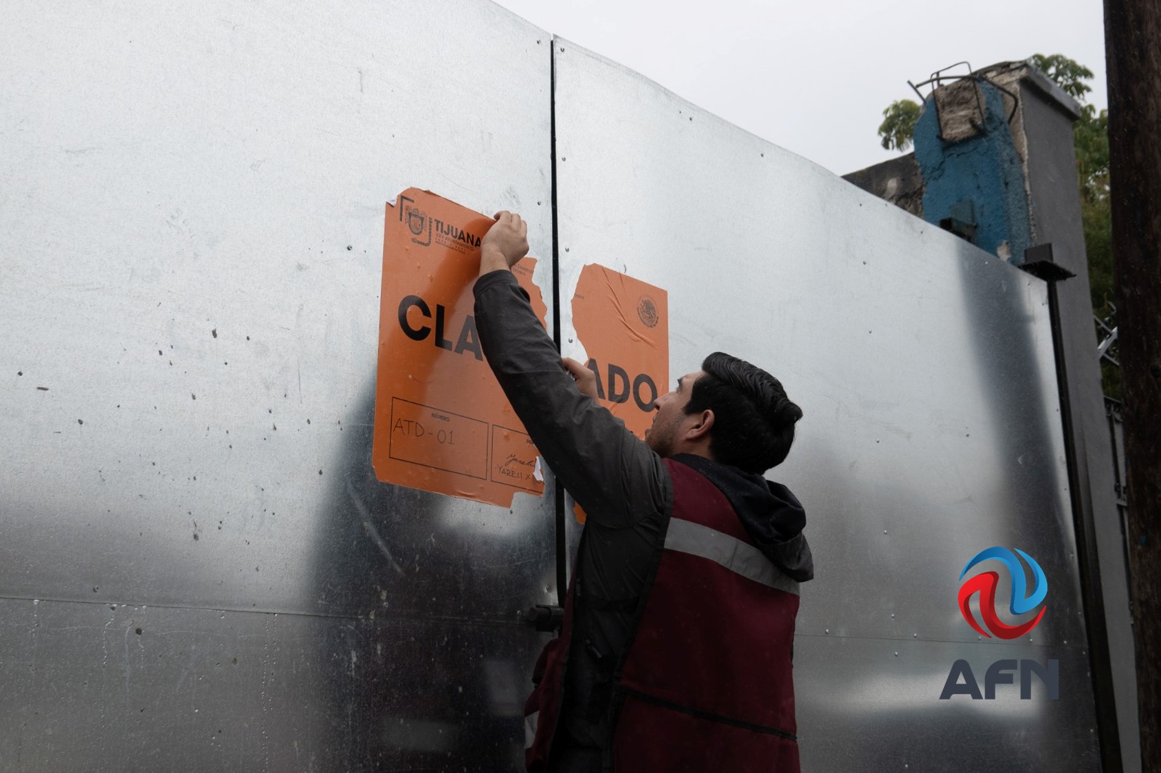 Retiran sellos de clausura en construcción de La Cacho; construirán muro de contención