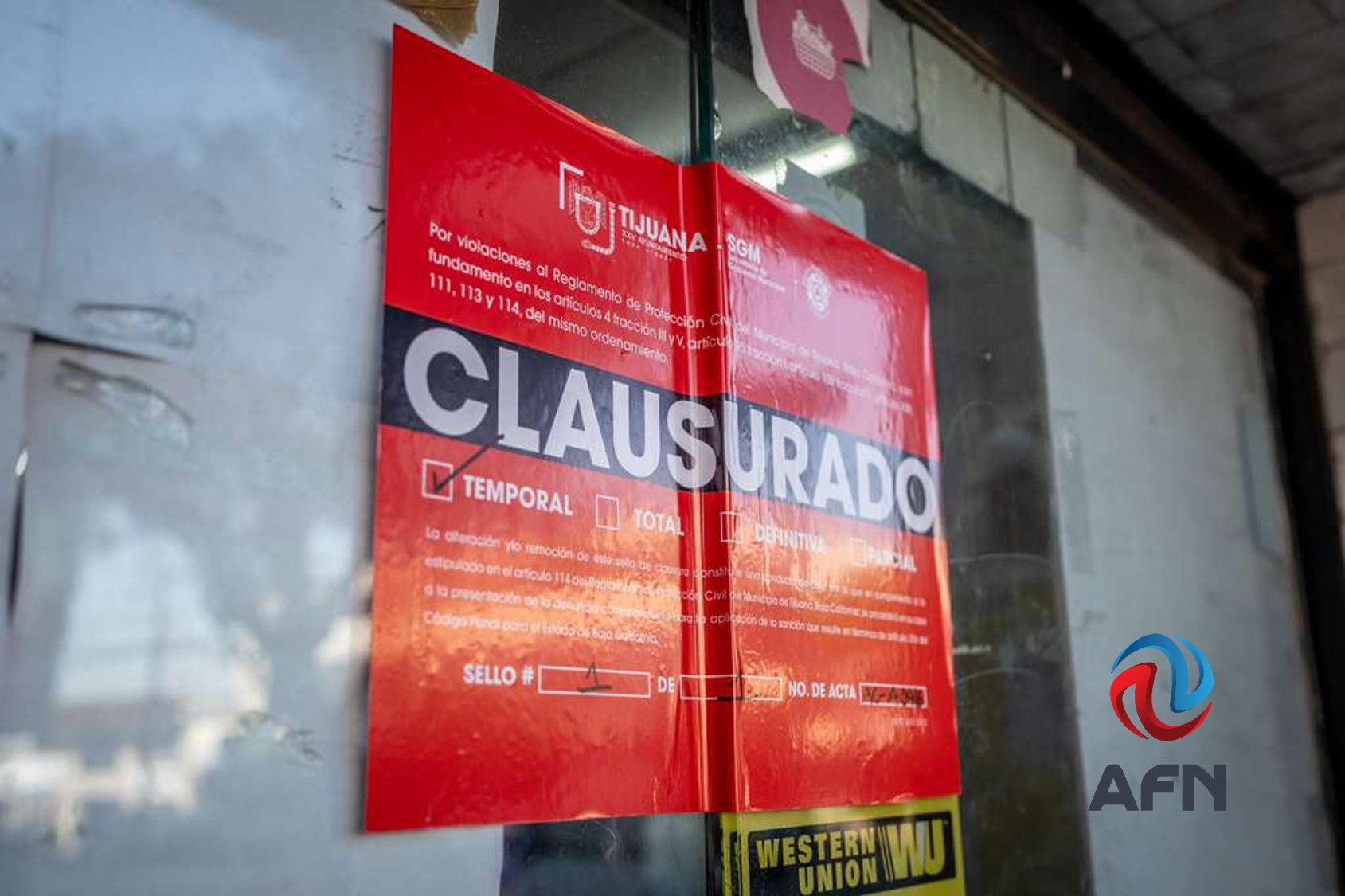 Clausuran 13 tiendas Waldos; incumplen medidas de seguridad