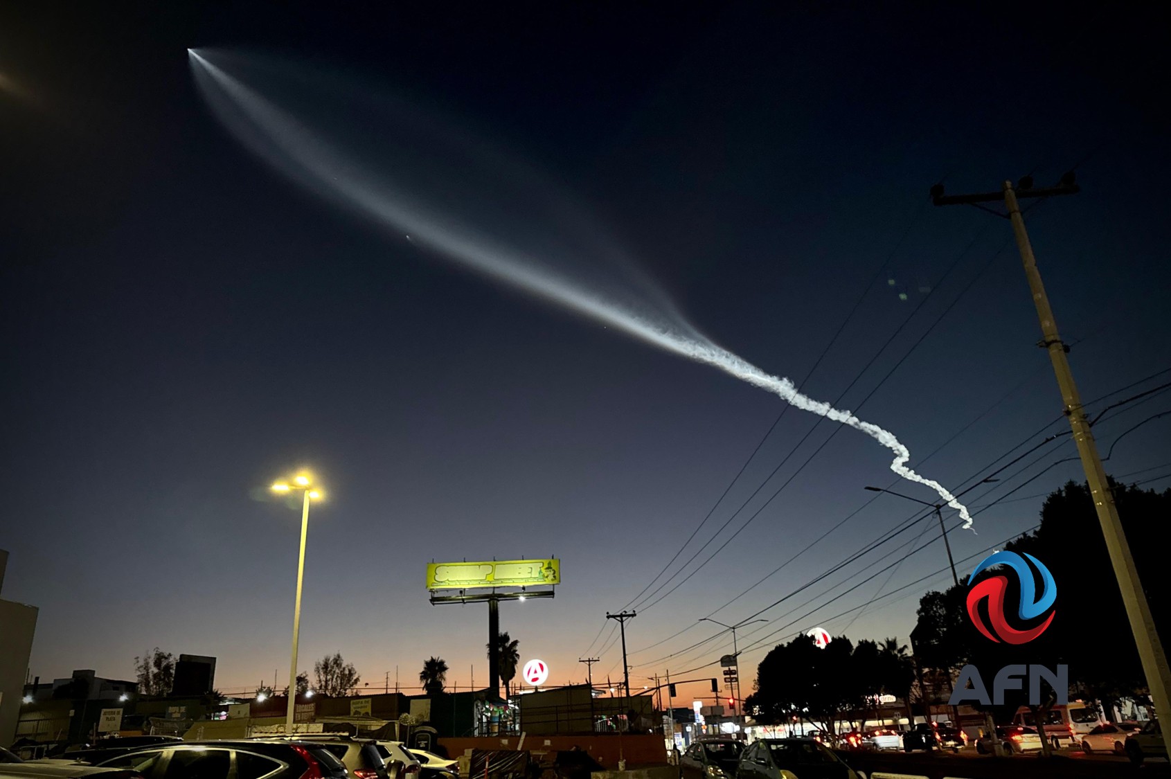 Cohete de SpaceX iluminó el Pacífico