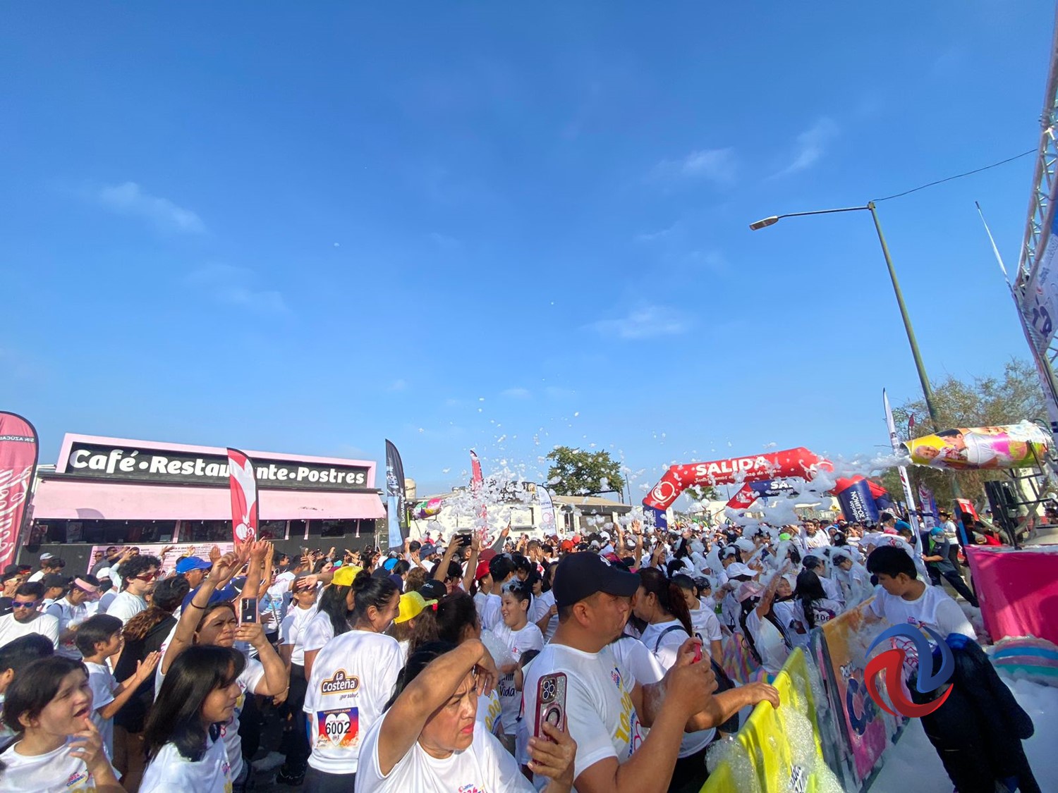 Diez mil personas corrieron con color en Tijuana