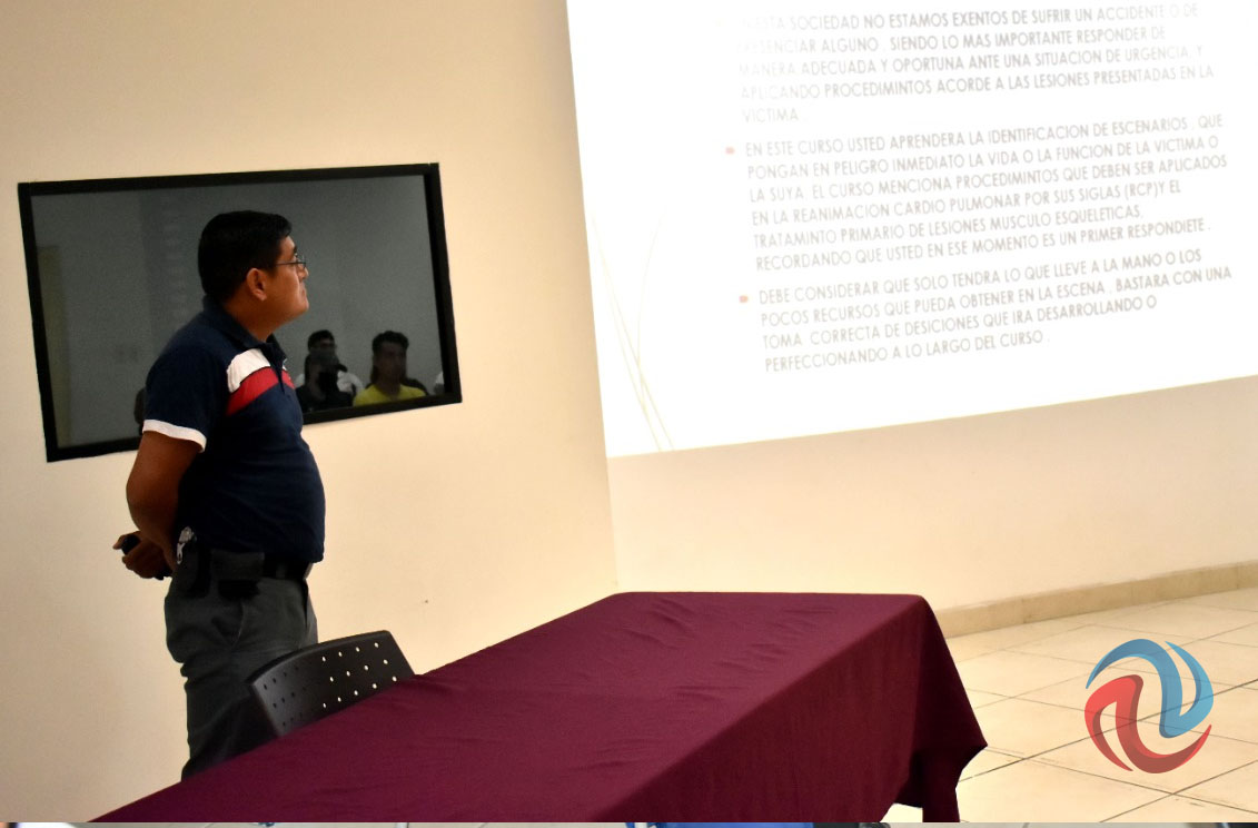 Dan curso de primeros auxilios a instructores del Plan Vacacional 2022