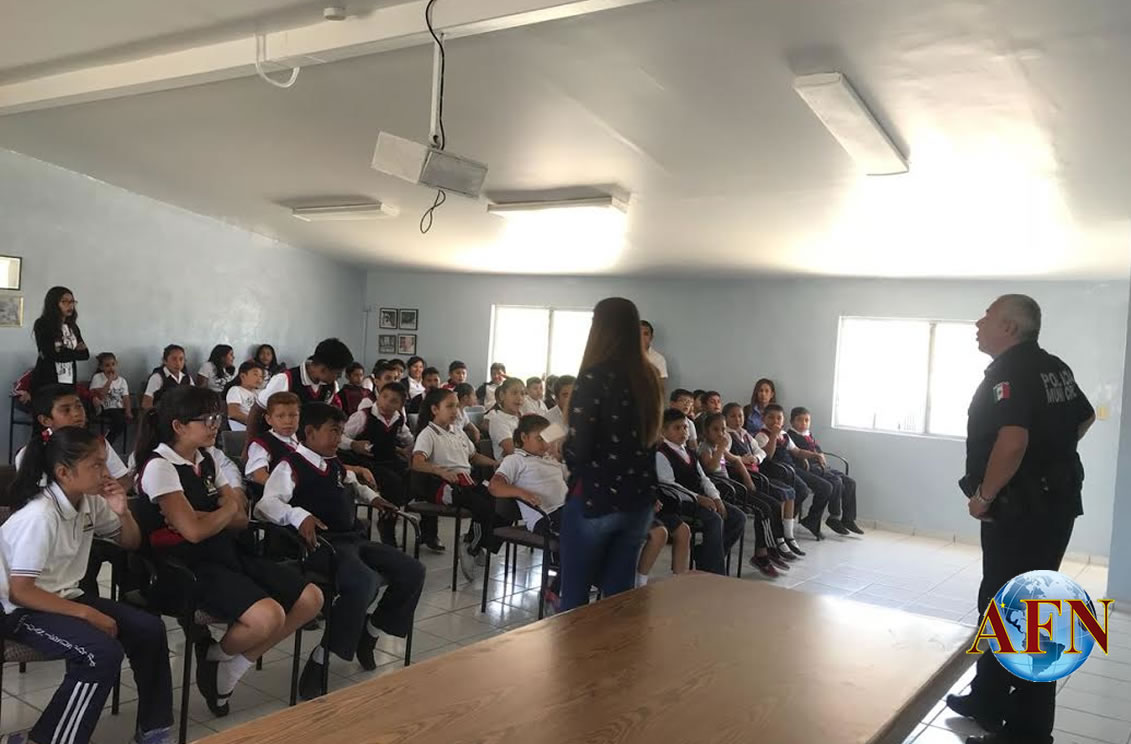 Dan instrucción DARE a alumnos